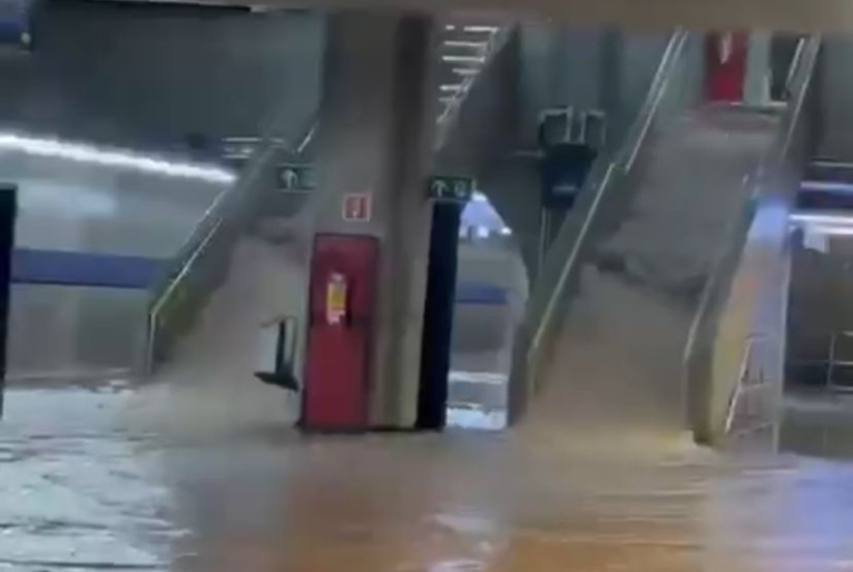 Impactos do Temporal em São Paulo: Interdições no Metrô e Alagamentos